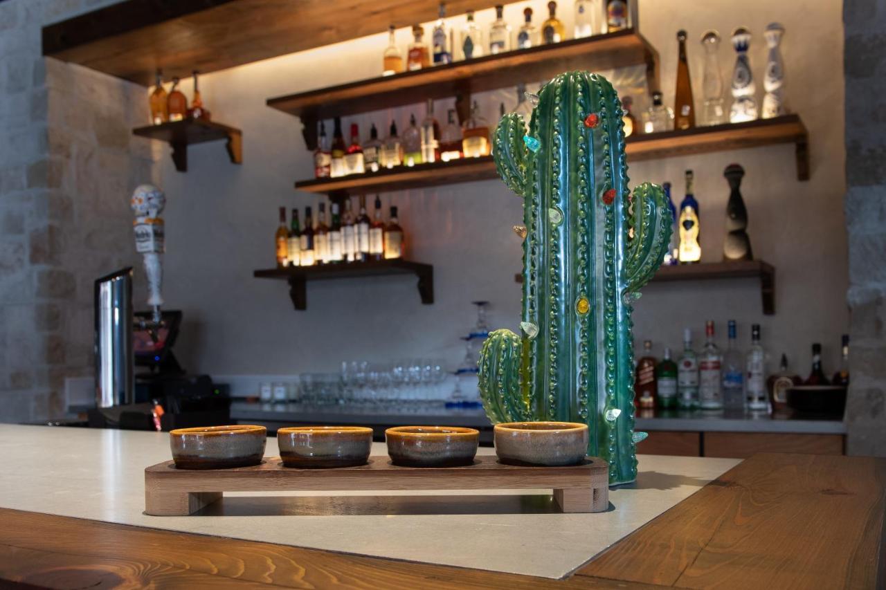 Hotel Texican Court, By Valencia Collection Irving